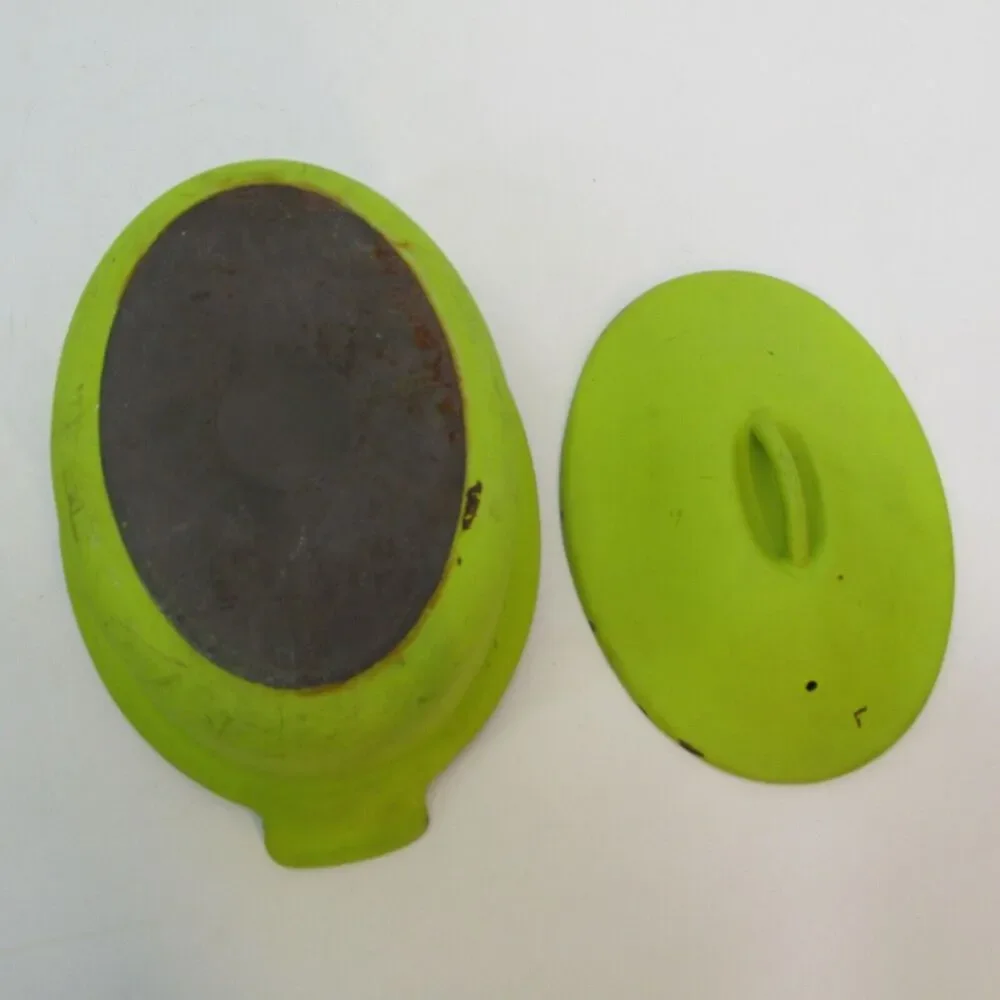 VG LE CREUSET CAST IRON 28 Yellow ORANGE CASSEROLE BAKING DISH FRANCE Green Lid - Picture 9 of 10